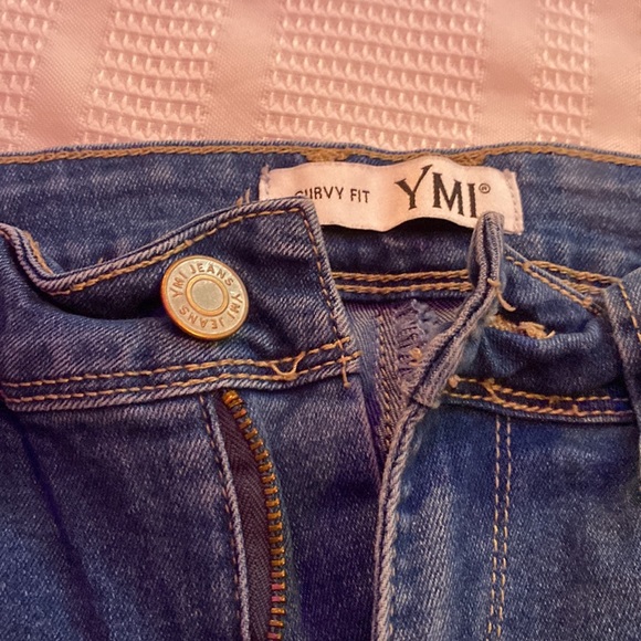 Jean Shorts - Picture 3 of 4